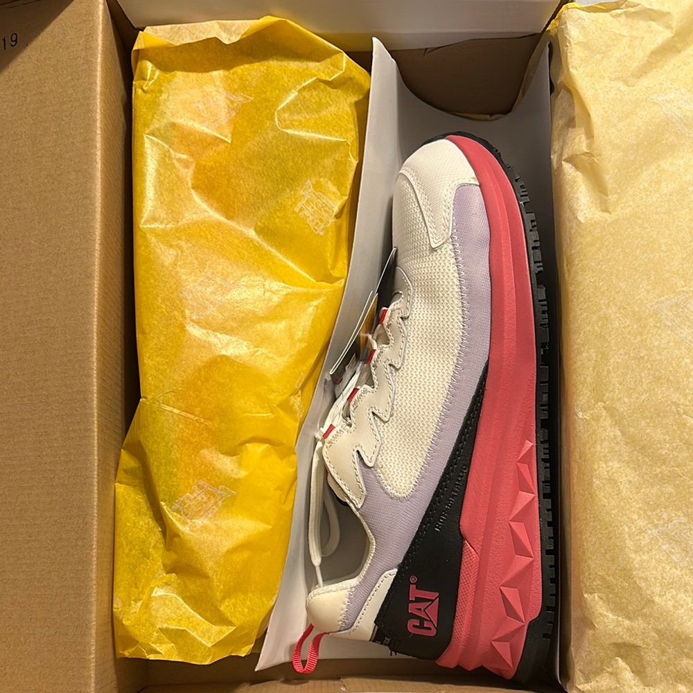 Caterpillar Women's Shoes in White and Pink